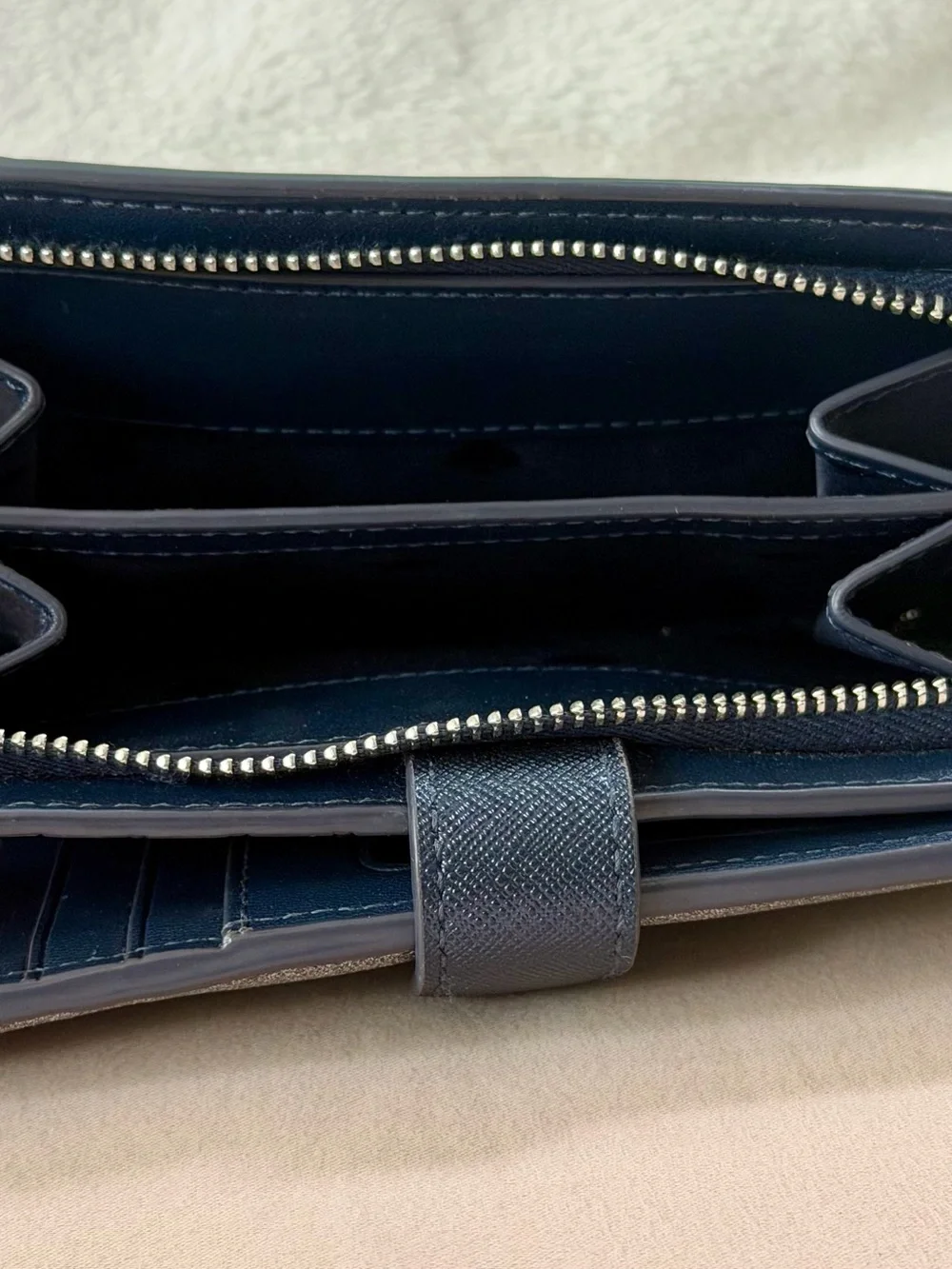 Kate Spade Shimmy Glitter Medium Compact Bifold Wallet Grizzly Grey / Navy Blue